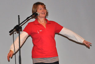 Carmen Schüler motiviert die Senioren